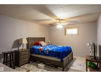 10428 68 AV NW photo 36
