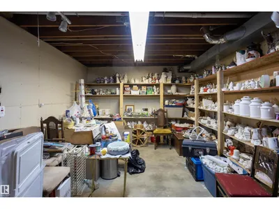 10428 68 AV NW photo 40