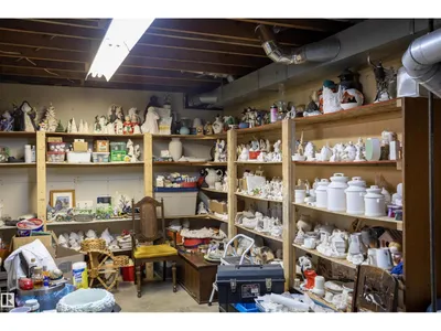 10428 68 AV NW photo 41