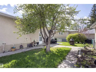 10428 68 AV NW photo 44