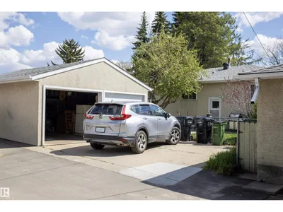 10428 68 AV NW photo 45