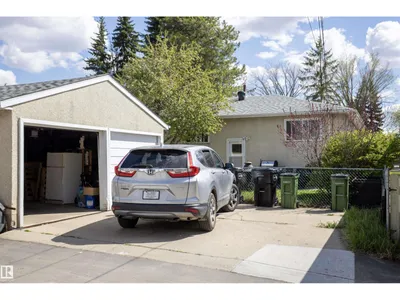 10428 68 AV NW photo 46