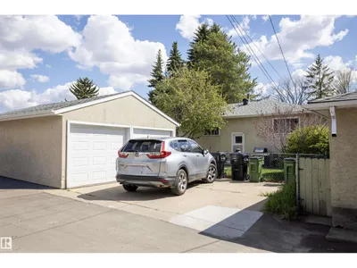 10428 68 AV NW photo 47