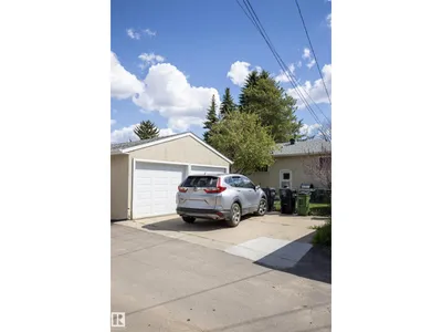 10428 68 AV NW photo 48