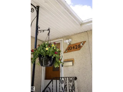 10428 68 AV NW photo 5