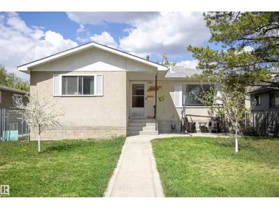 10428 68 AV NW photo 50