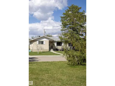 10428 68 AV NW photo 53