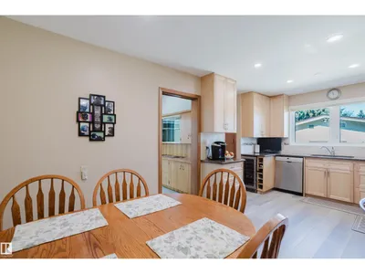 10924 35A AV NW photo 11