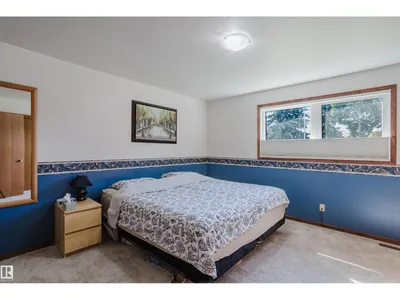 10924 35A AV NW photo 20