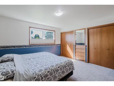 10924 35A AV NW photo 21
