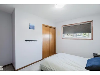 10924 35A AV NW photo 26