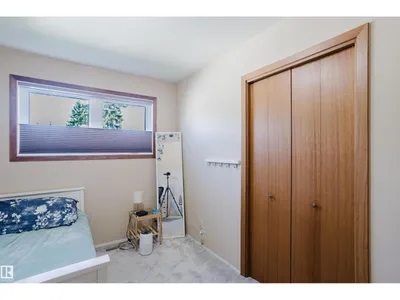 10924 35A AV NW photo 28