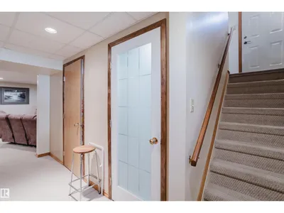 10924 35A AV NW photo 30