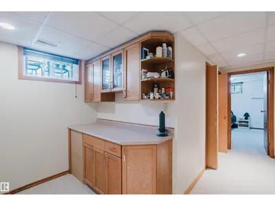 10924 35A AV NW photo 32