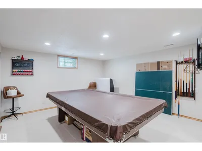 10924 35A AV NW photo 38
