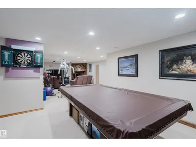 10924 35A AV NW photo 40