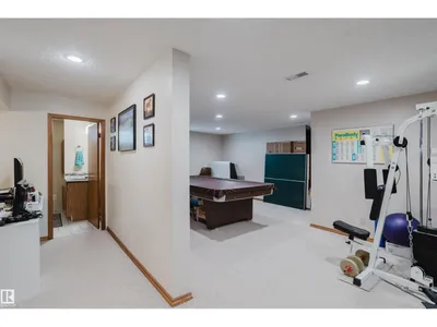 10924 35A AV NW photo 42