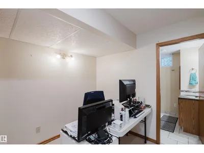 10924 35A AV NW photo 45