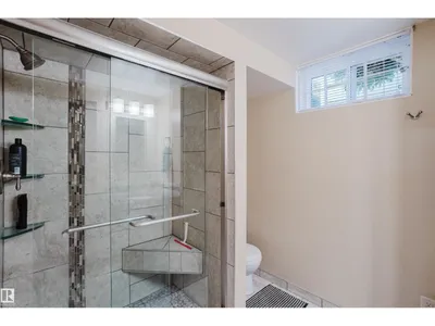 10924 35A AV NW photo 46