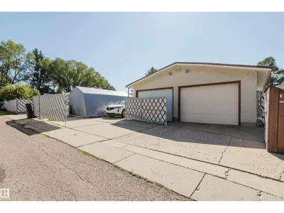 10924 35A AV NW photo 58