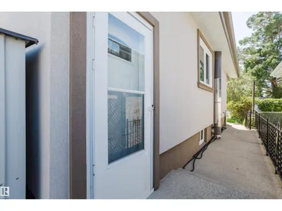 10924 35A AV NW photo 60