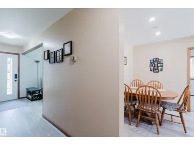10924 35A AV NW photo 9
