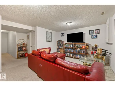 #2 15215 126 ST NW photo 38