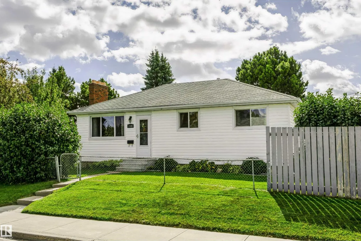 13503 135 AV NW exterior