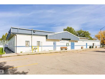 13503 135 AV NW photo 65