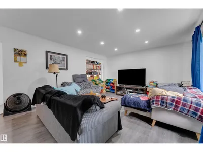 14216 58 ST NW photo 4