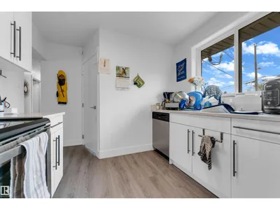 14216 58 ST NW photo 9