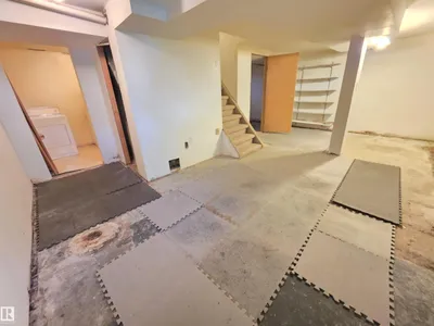 10438 147 ST NW photo 8