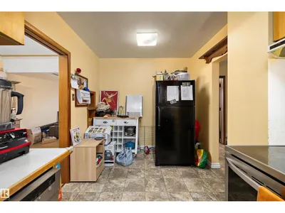10621 60A AV NW photo 11