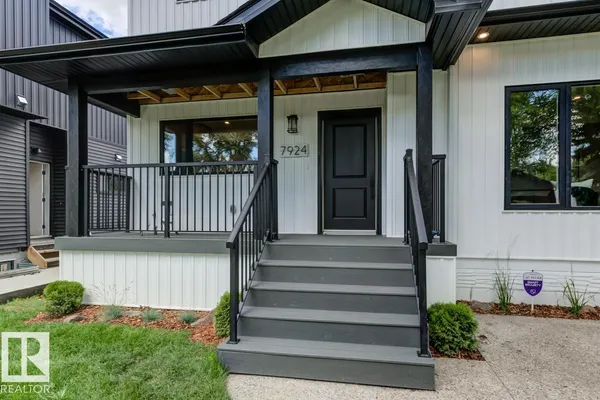 7924 92 AV NW photo 2