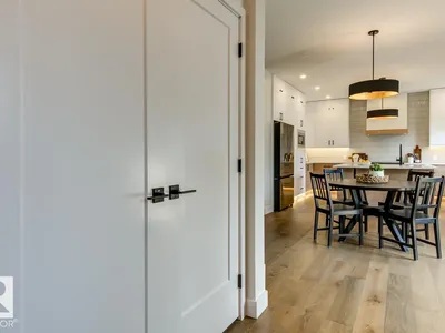 7924 92 AV NW photo 35