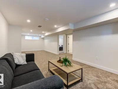 7924 92 AV NW photo 63