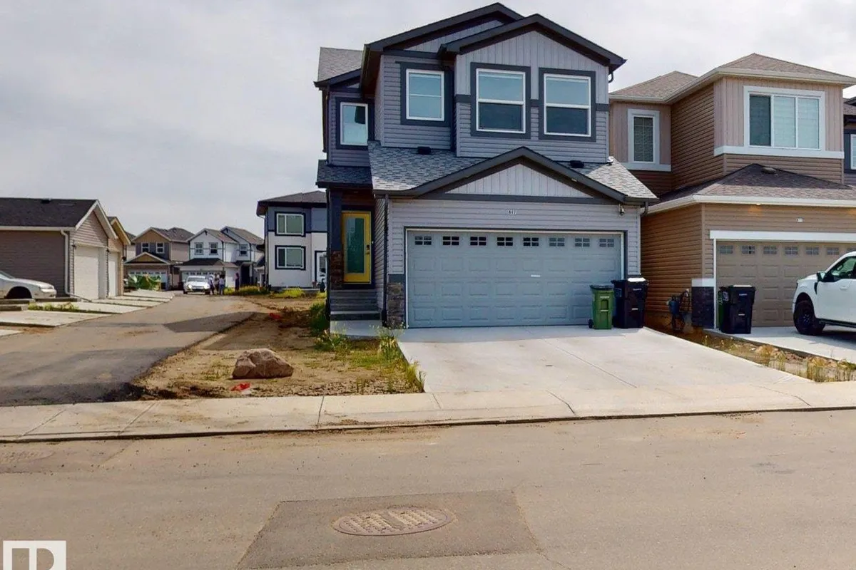 607 31 AV NW exterior