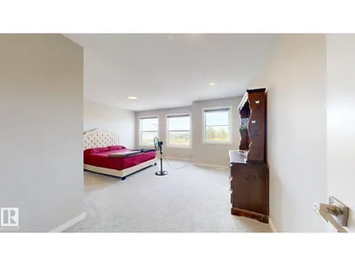 607 31 AV NW photo 23