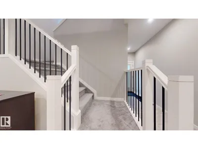 607 31 AV NW photo 6