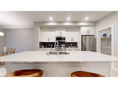 607 31 AV NW photo 9