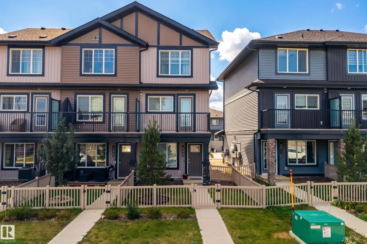 22709 84 AV NW exterior
