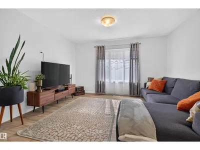22709 84 AV NW photo 6