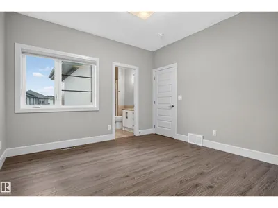 2219 22 ST NW photo 34