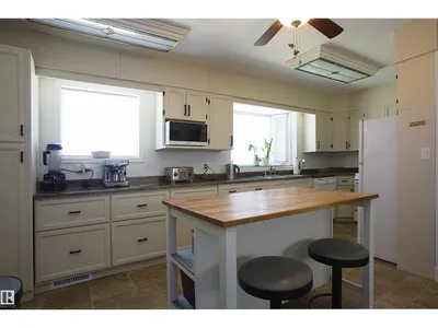 12137 50 ST NW photo 14