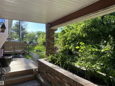 12137 50 ST NW photo 5