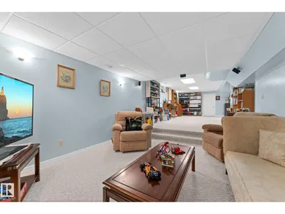 16908 110 ST NW NW photo 38
