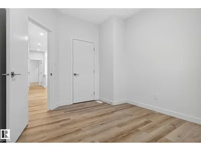 11927 90 ST NW photo 32