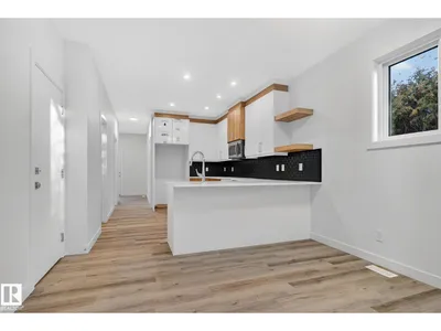 11927 90 ST NW photo 8