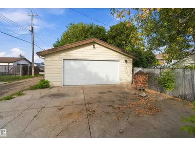 13203 136A AV NW photo 44