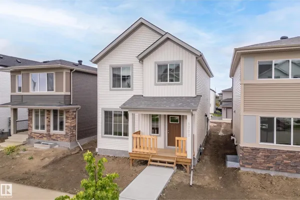 1222 MCLEOD AV photo 2